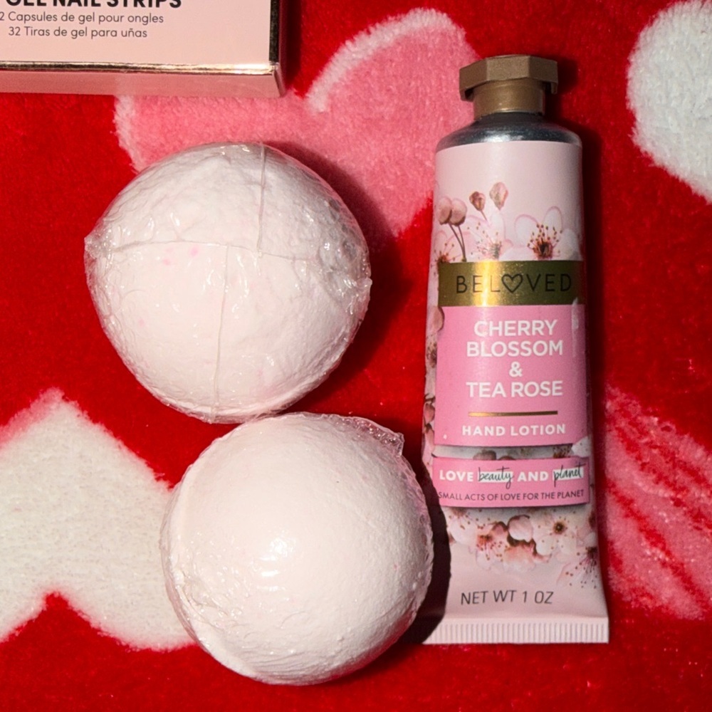 PIXI Makeup Set with Pink Glam Bag - Picture 7 of 8